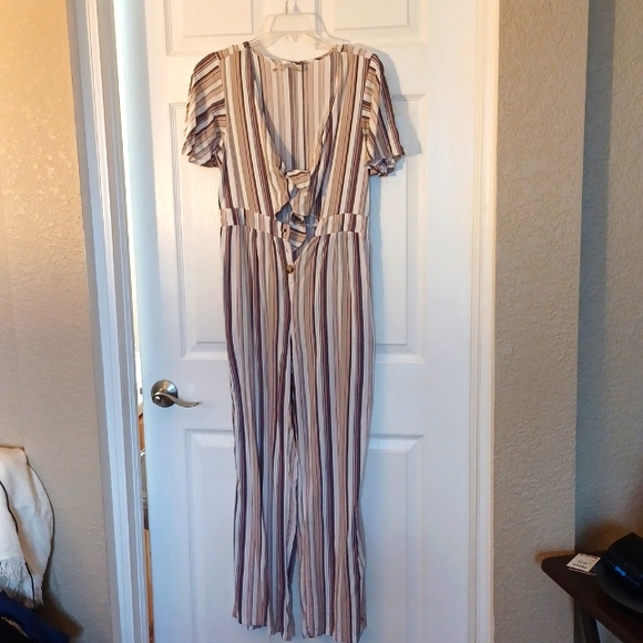 Front-tie Jumpsuit - Picture 5 of 5